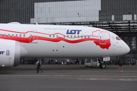 Awaria Dreamlinera w Pekinie. "Newsweek": Pieniądze na naprawę zebrano wśród pasażerów