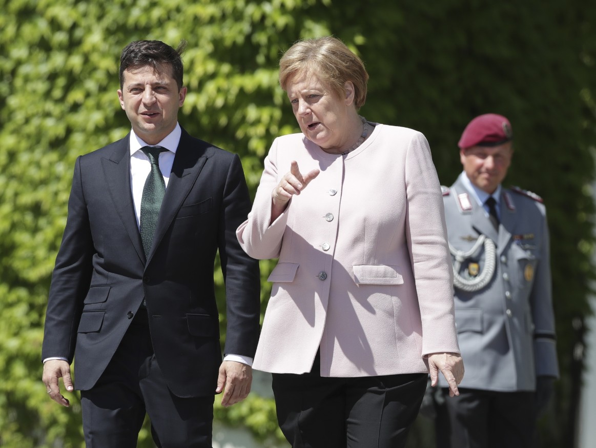 Merkel i Zełeński chcą utrzymania sankcji wobec Rosji