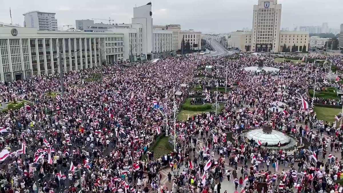 "Marsz Nowej Białorusi" w Mińsku, nieoficjalnie nawet ćwierć miliona osób