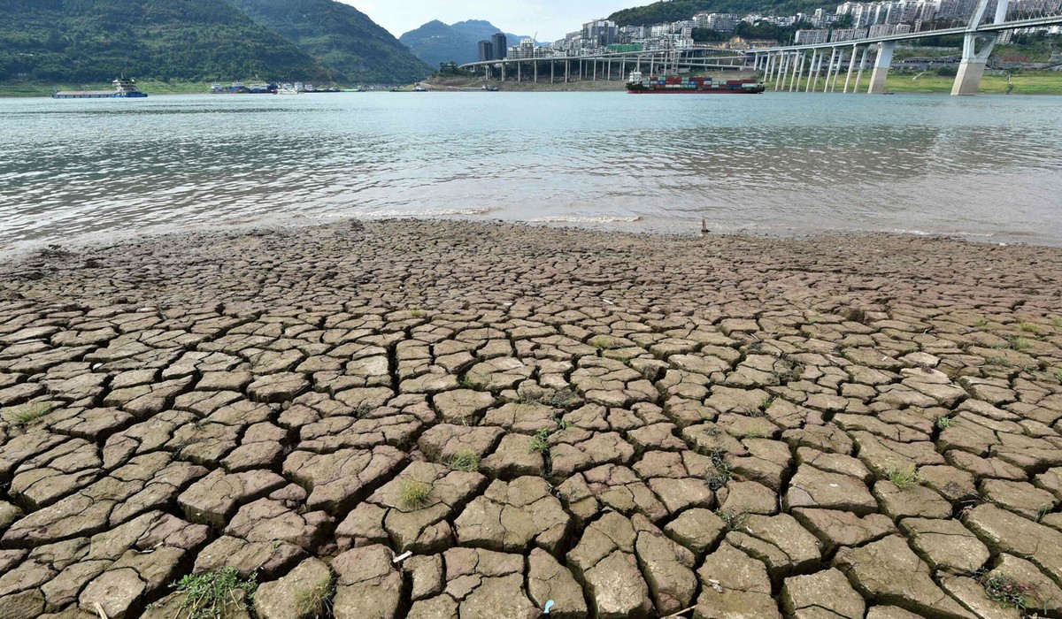 Chiny zmagają się z największą suszą od 60 lat, w najgorętszym rejonie kraju wyschło 66 rzek