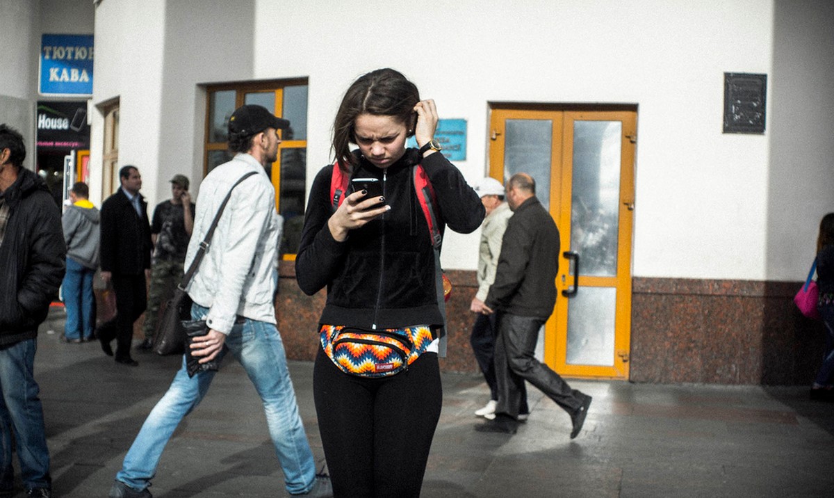 Badanie uzależnienia od smartfonów: czaty grupowe są źródłem stresu