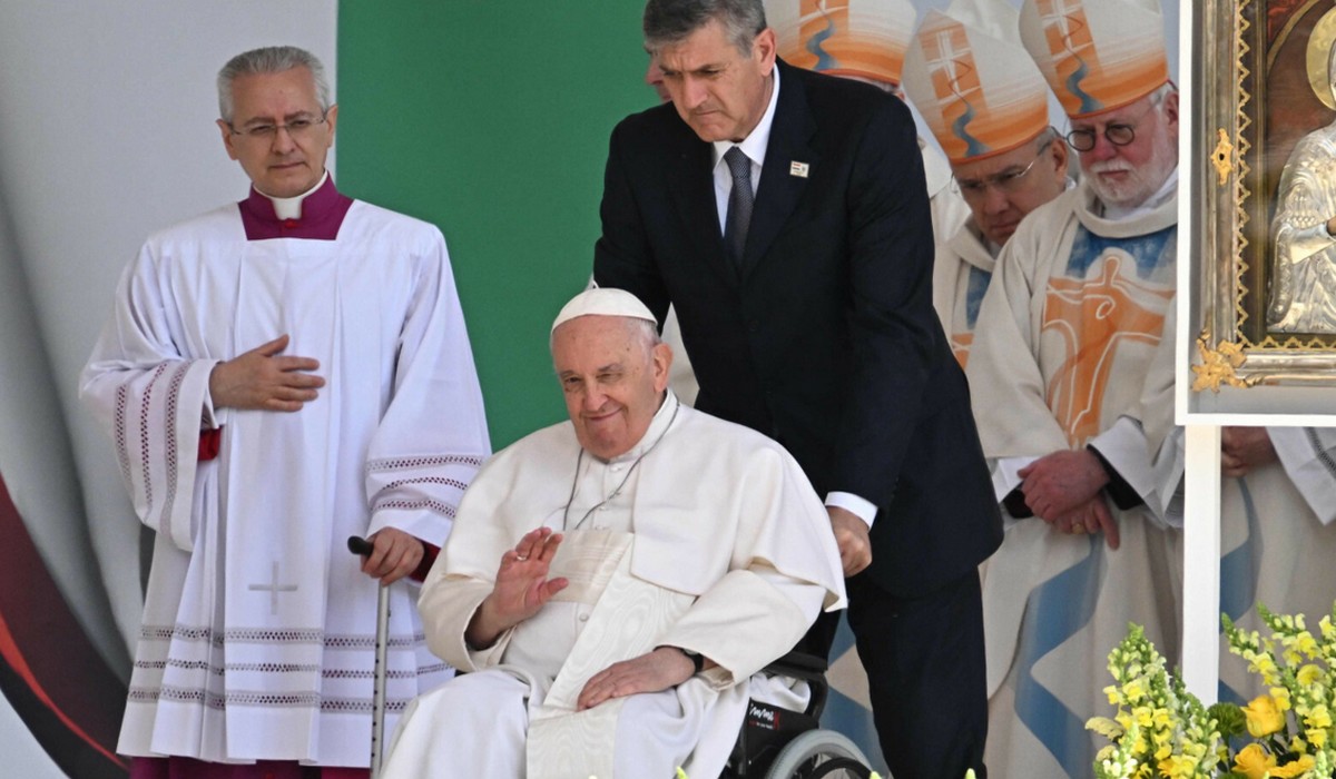 Papież Franciszek twierdzi, że działa niejawna misja w sprawie pokoju na Ukrainie