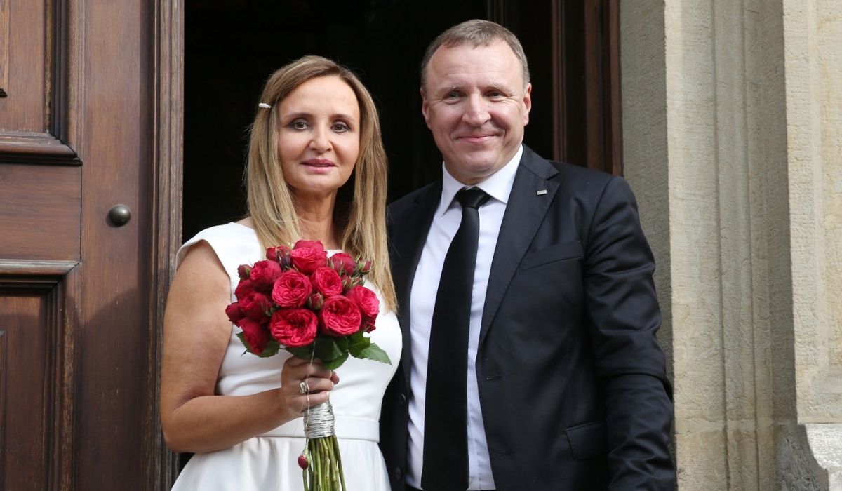 Żona Kurskiego opowiada w Super Expressie o dziecku, jakie powiedziało pierwsze słowo i ogólnie mają parcie na szkło