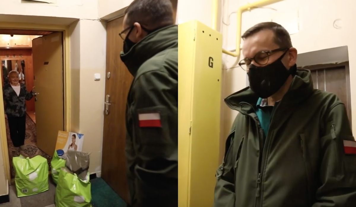 Premier Morawiecki w reklamie przynosi zakupy zaskoczonej starszej pani