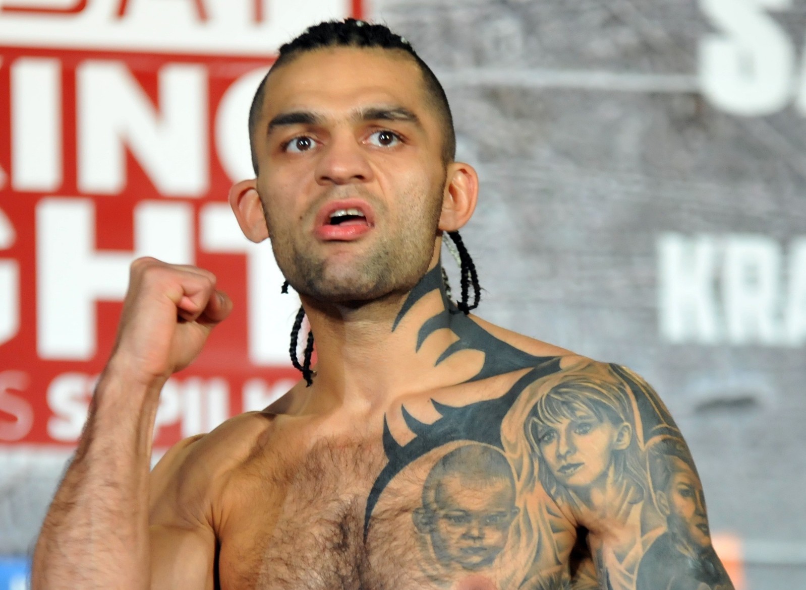 Wyborcza przypomina, że Dawid "Cygan" Kostecki ujawnił związki biznesu i polityki