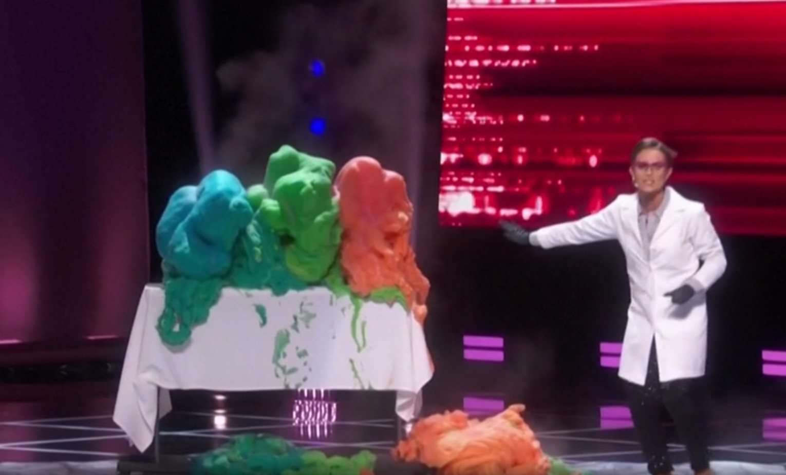 Biochemiczka została Miss Ameryki 2020 po przeprowadzeniu na scenie eksperymentu