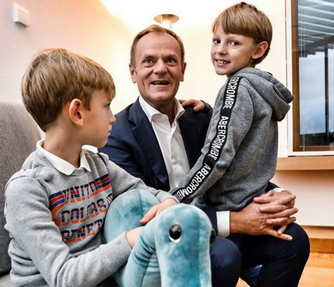 Tusk na Nowy Rok: wszystkim patriotom i demokratom życzę jedności i zwycięstwa!:tusk: