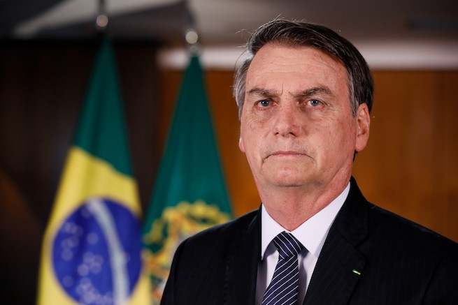 Brazylia: związki zawodowe pracowników ochrony zdrowia oskarżają Bolsonaro o "zbrodnię przeciwko ludzkości"