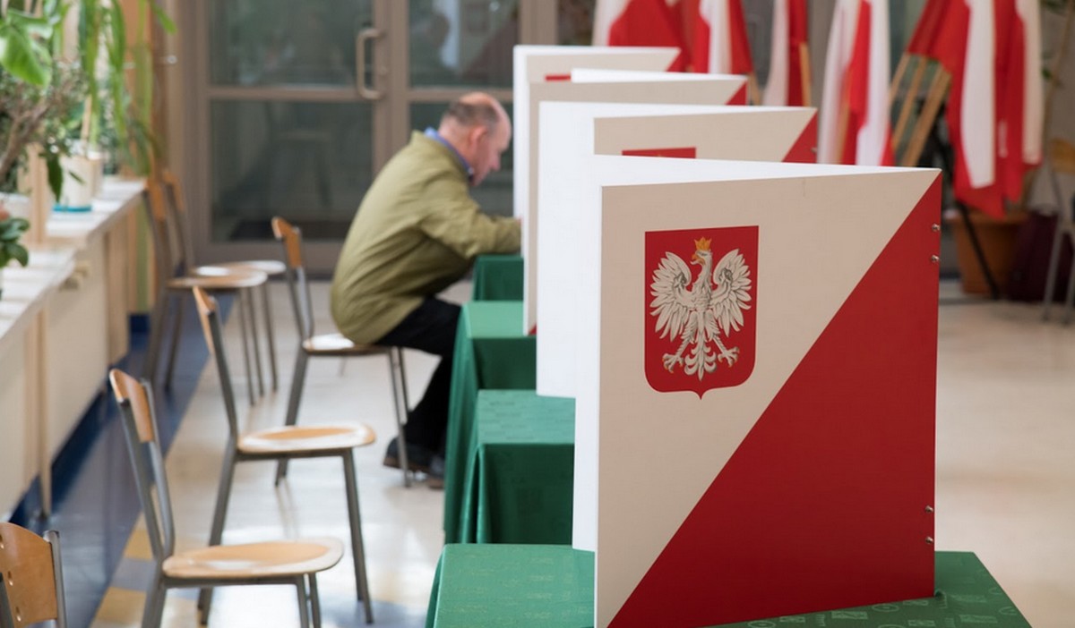 Sondaż: połowa wyborców nie chce głosować w referendum PiS, pomysł wygląda na klapę