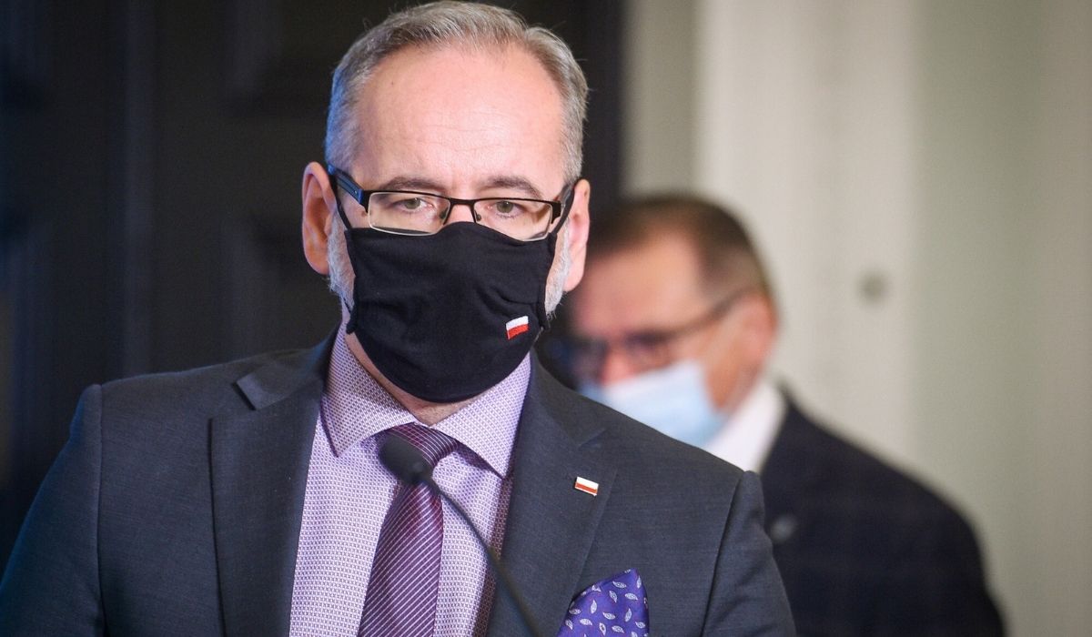 Minister zdrowia ostrzega, że jeśli zaatakuje wirus delta, to obostrzenia mogą wrócić