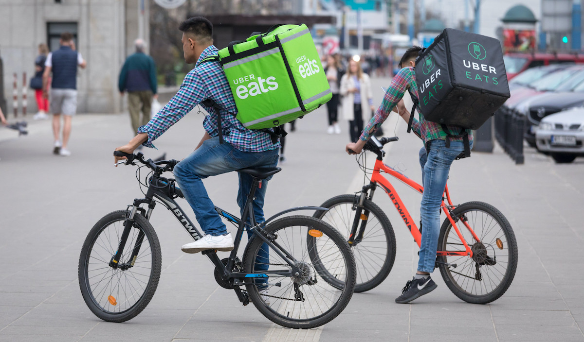 Sondaż: ściąganie do Polski pracowników spoza UE bez większego poparcia wśród badanych Polaków