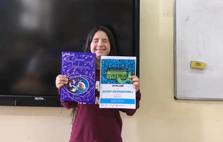 Zuhra z Czeczenii finalistką w warszawskim konkursie recytatorskim