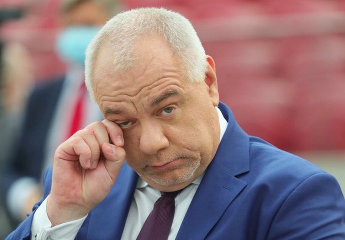 Sasin zapewnia, że sytuacja jest pod kontrolą, ale część środowiska medycznego miga się od obowiązków