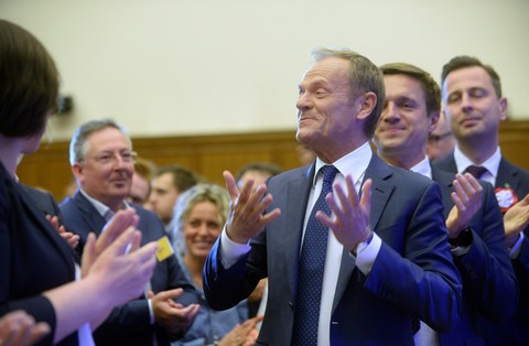 Wykład Tuska o współczesnych wyzwaniach: technologia, ekologia i zagrożenia