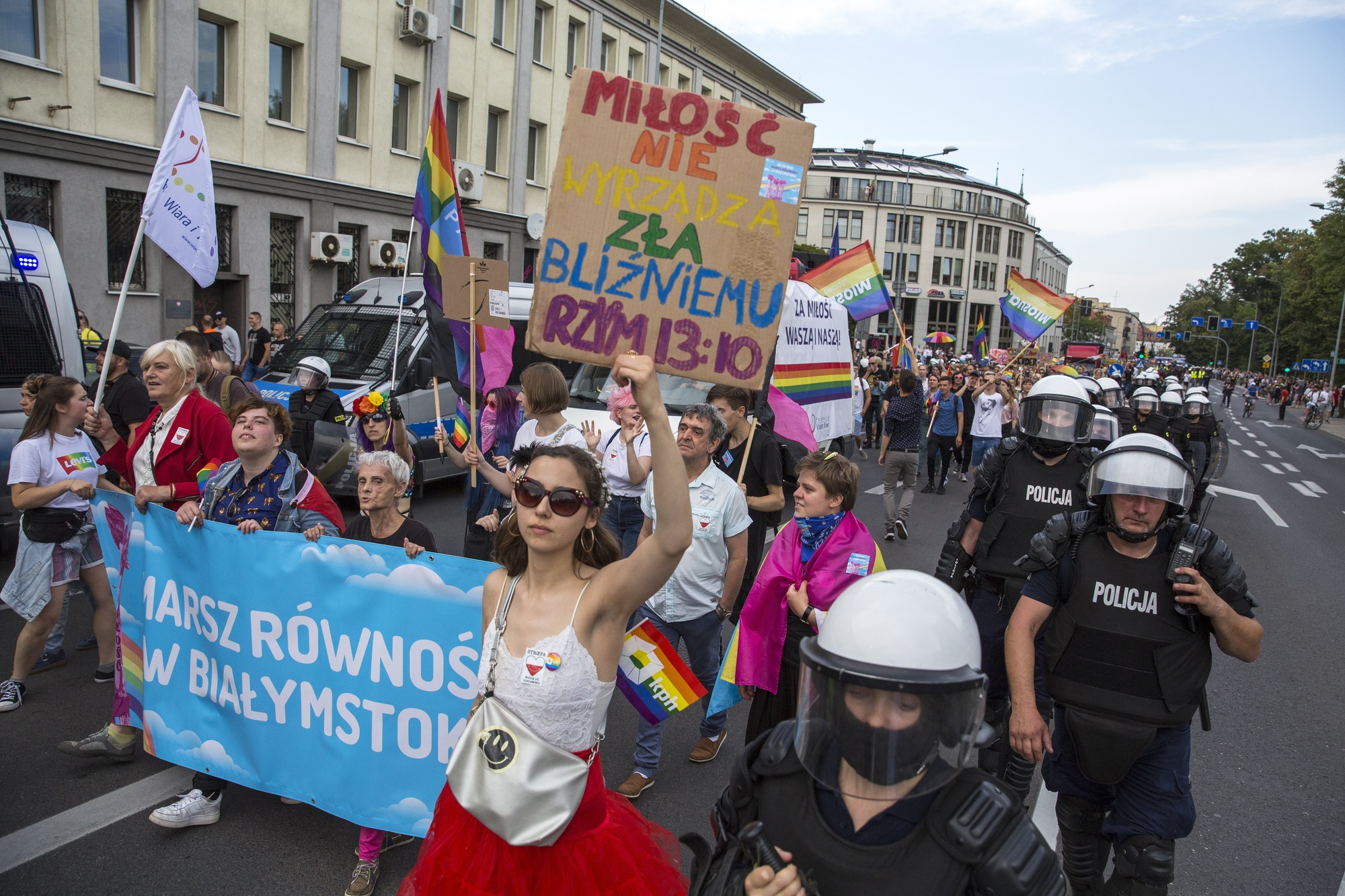 Marsz równości w Białymstoku przeszedł, uczestnicy nie dali się zastraszyć