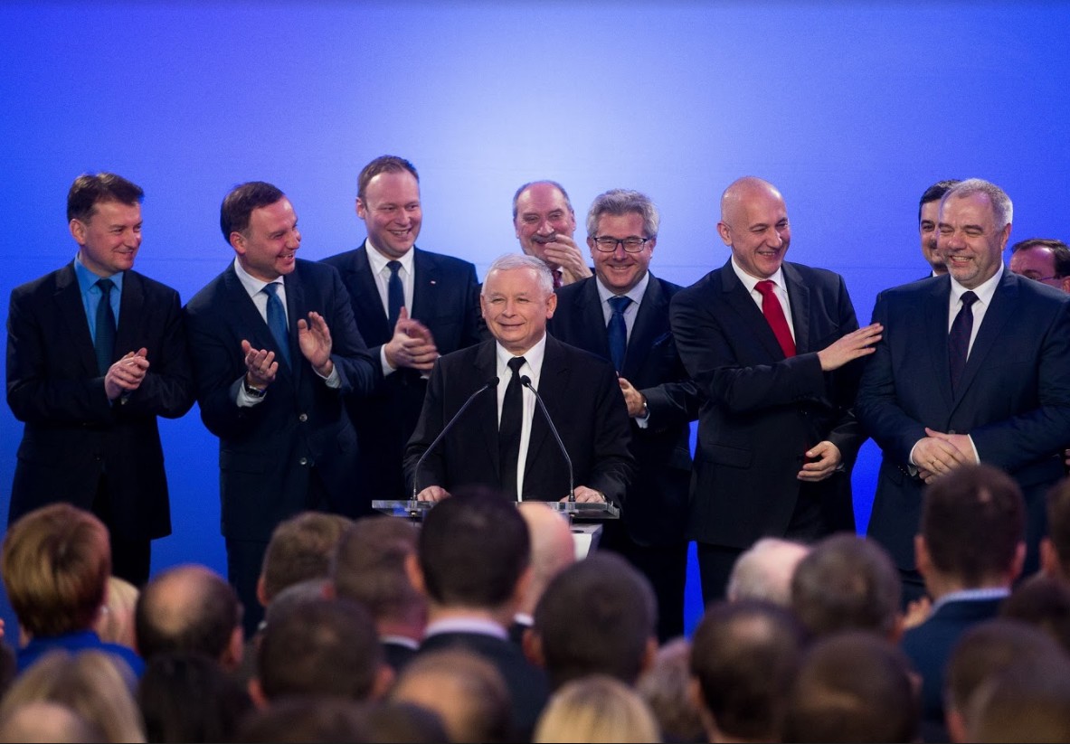 Wyborcza: szefowie państwowych spółek wpłacili w 2018 milion złotych na fundusz wyborczy PiS