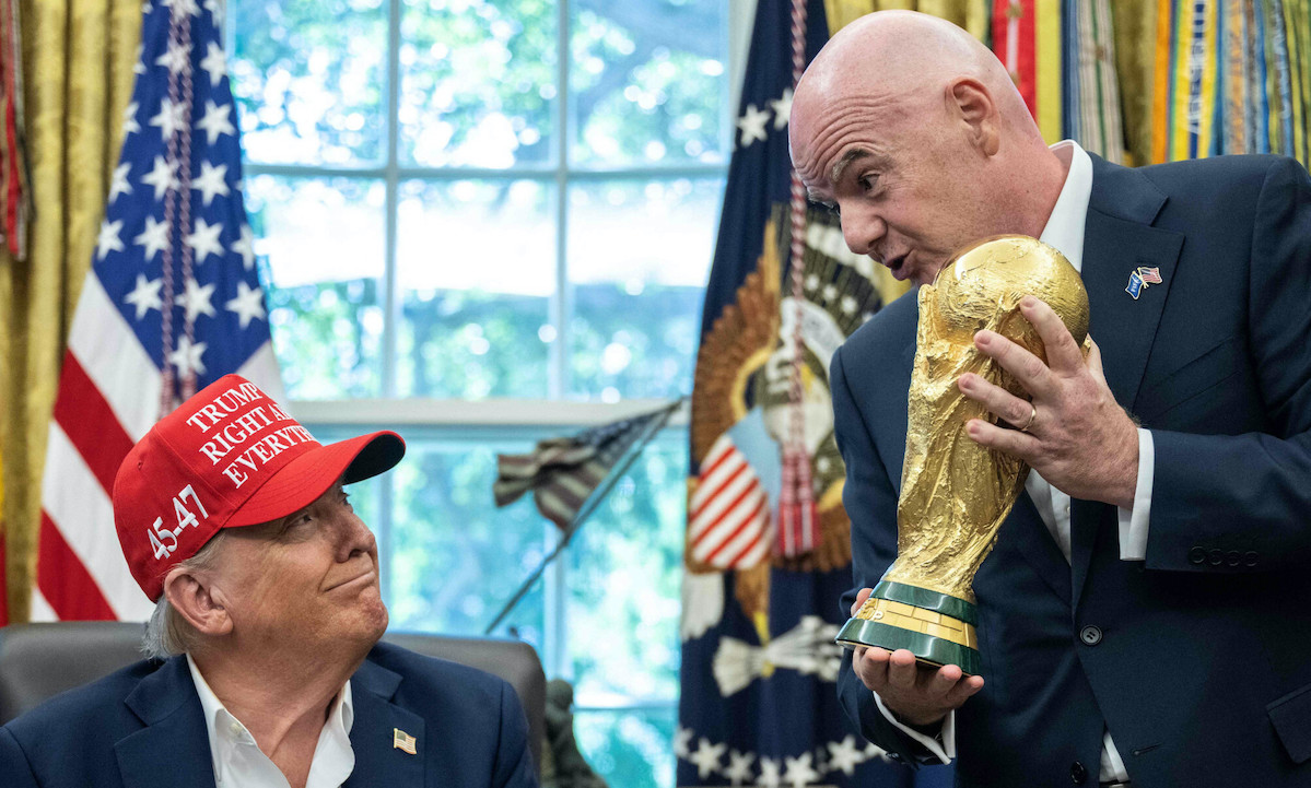 Łysy z FIFA będzie przyznawać swoje nagrody pokojowe, pierwsza zostanie wręczona w Waszyngtonie