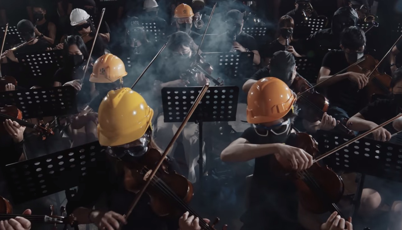 Hong Kong: protestujący nagrali własny hymn i raczej chcesz zobaczyć, jak to śpiewają