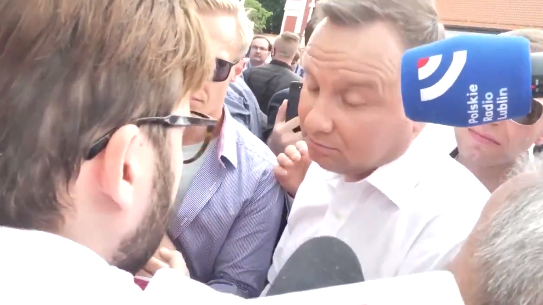 Rozmówca na wiecu: jestem gejem. Duda z rozpędu: no ja też xD