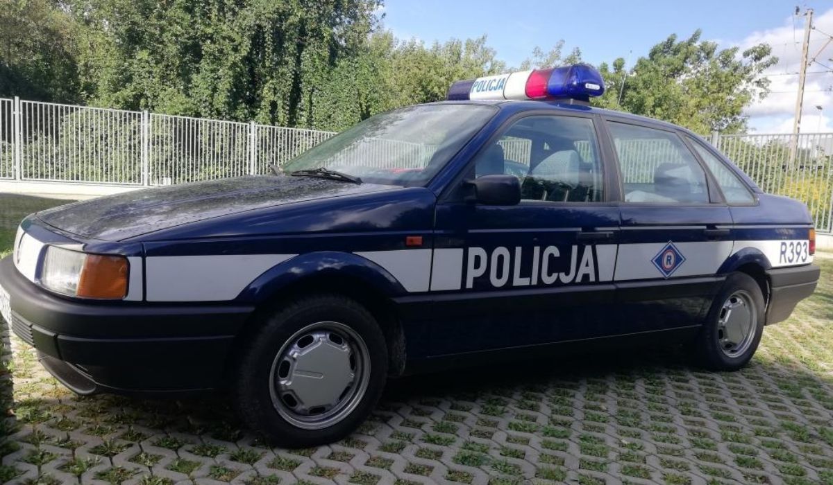 Małopolska: zatrzymano parę "policjantów" w fałszywym radiowozie, prawdziwa policja szuka poszkodowanych