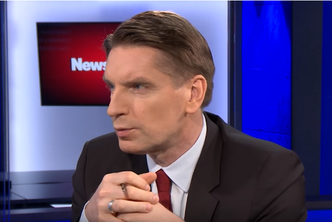 Lis: "Smuci tempo w jakim Biedroń odkleja się od rzeczywistości"