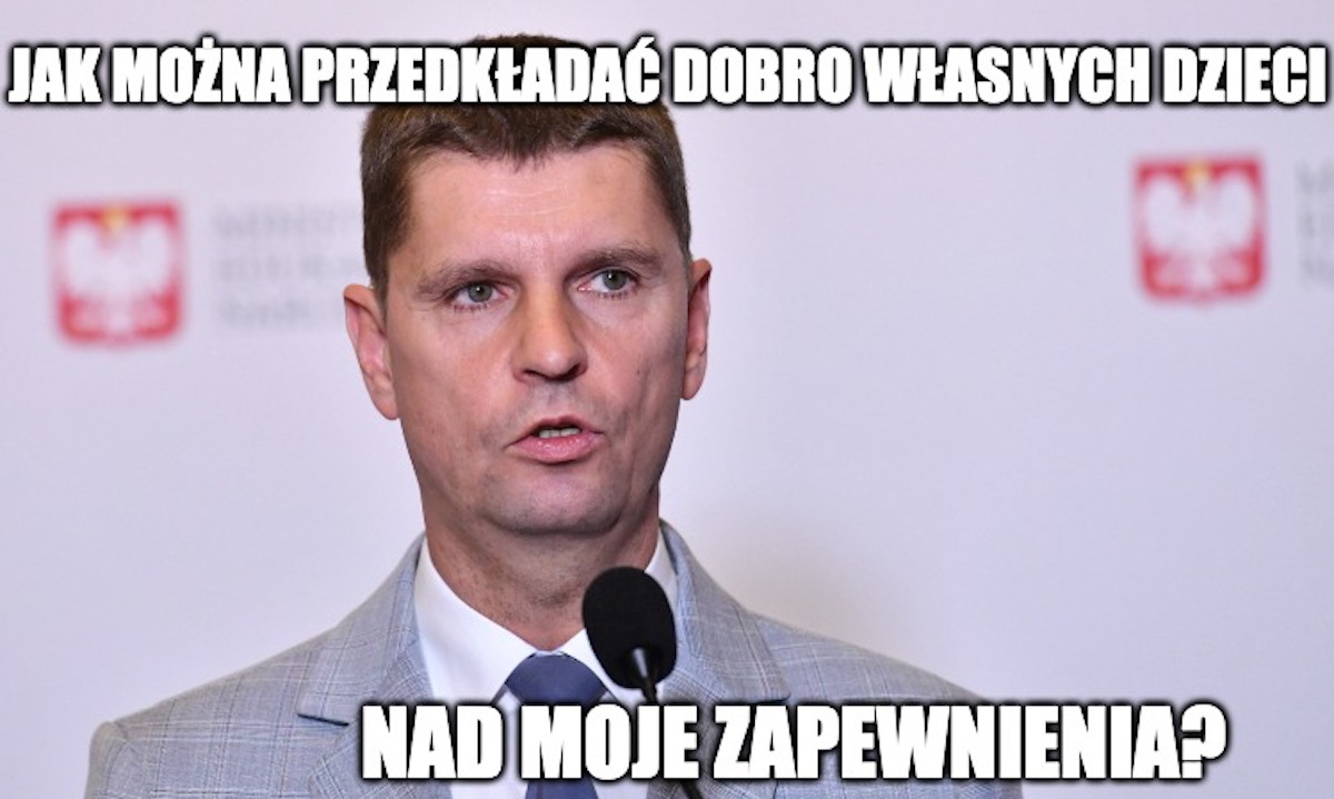 Minister edukacji: jeśli możemy spokojnie wypoczywać na plaży, to równie dobrze możemy iść do szkoły 
