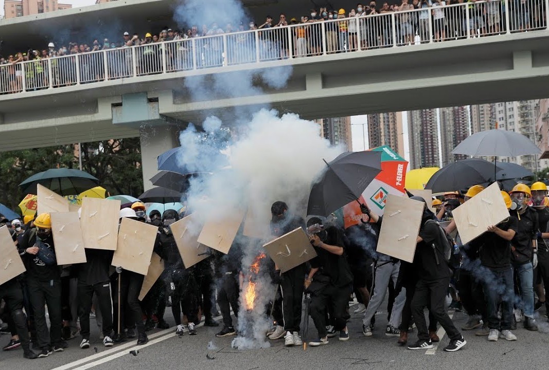 Hong Kong: policja użyła po raz pierwszy broni akustycznej przeciwko protestującym