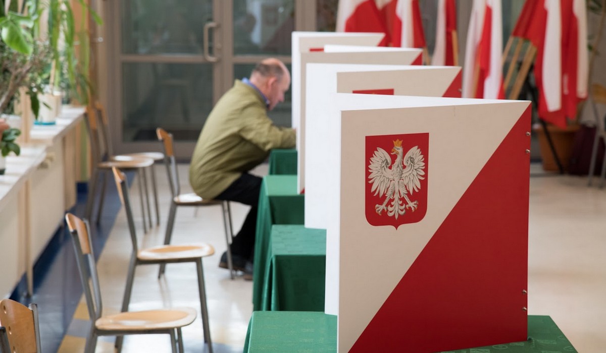 Po wielkim wzmożeniu w wyborach parlamentarnych połowie Polaków nie chce się głosować w samorządowych