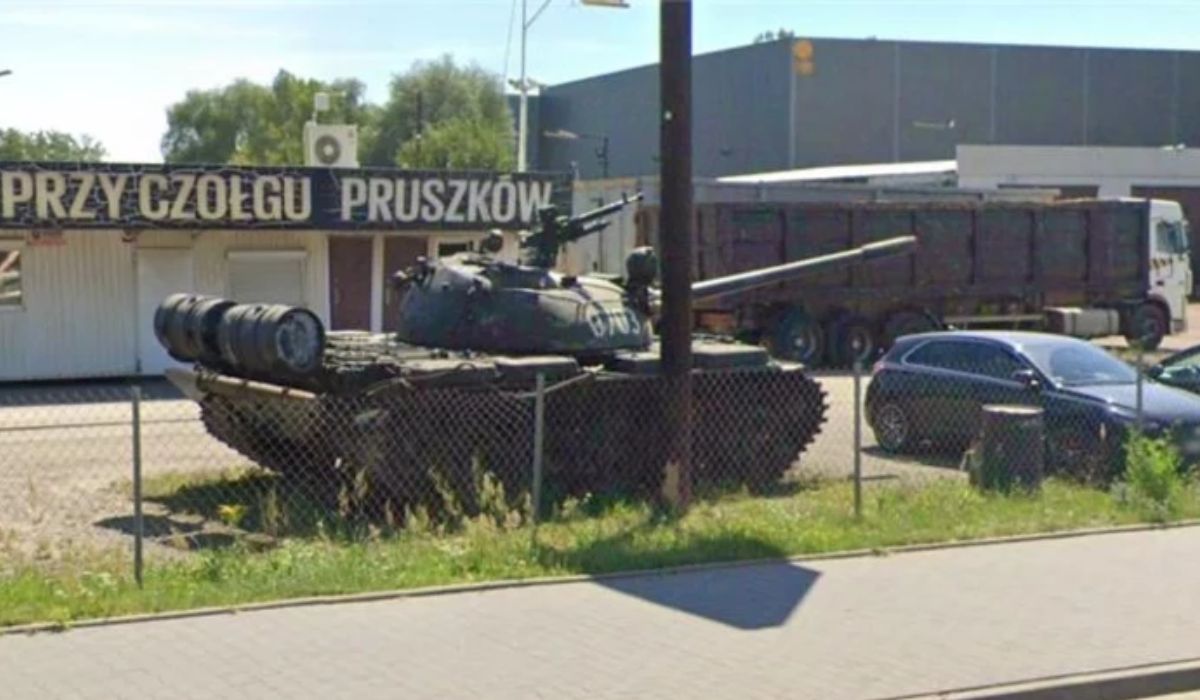 Pruszków: jacyś nicponie ukradli czołg ze skupu złomu, policja poszukuje T-55