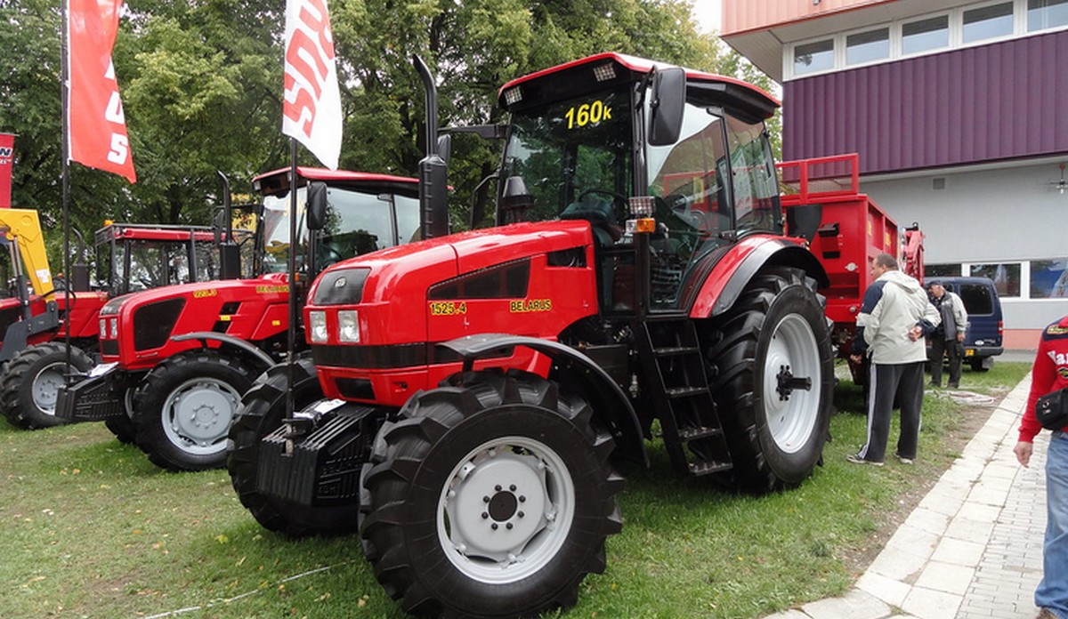 Okazało się, że w ostatnich latach Polska została zalana nielegalnymi traktorami z Białorusi i rolnicy mają kłopoty