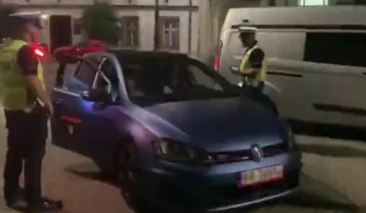 OKO.press: pani puszczająca z samochodu "J***ć PiS" Cypisa pod siedzibą PiS dostała mandat 500 zł