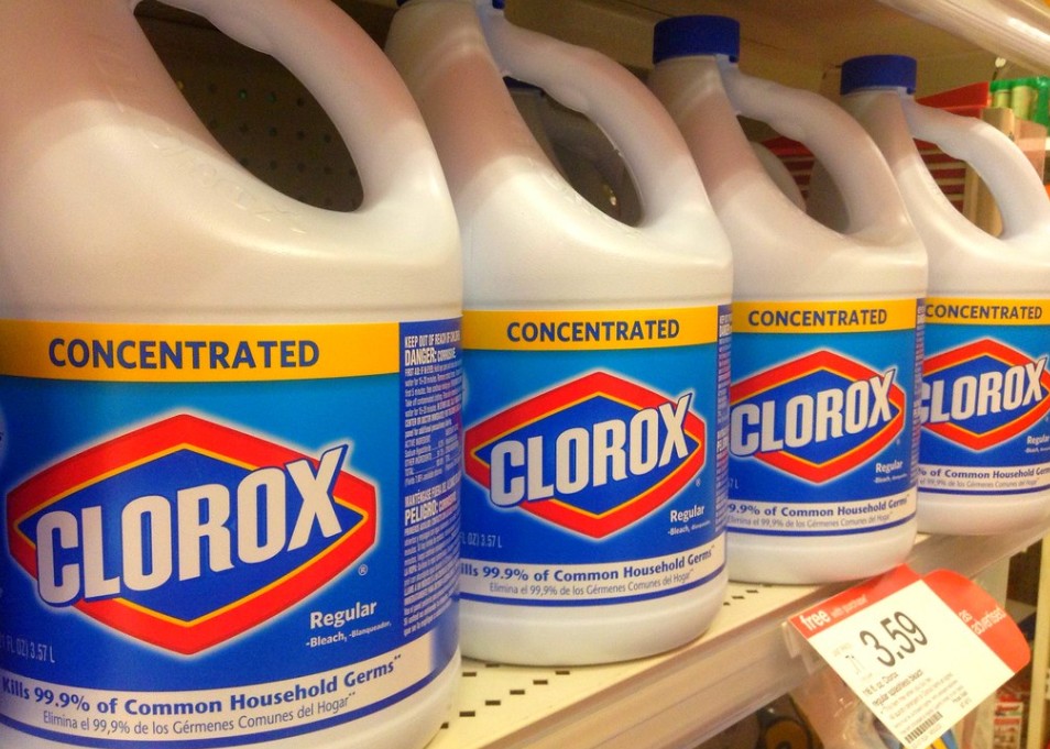 USA: czterech mężczyzn sprzedawało wybielacz jako lek na koronawirusa