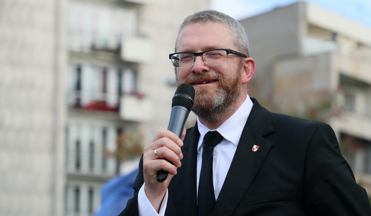 Prokuratura umorzyła dochodzenie dotyczące gróźb "będziesz pan wisiał" Grzegorza Brauna