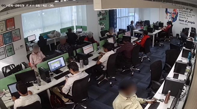 Programista zhackował oszustów-scammerów z Indii i wrzucił ich na YouTube