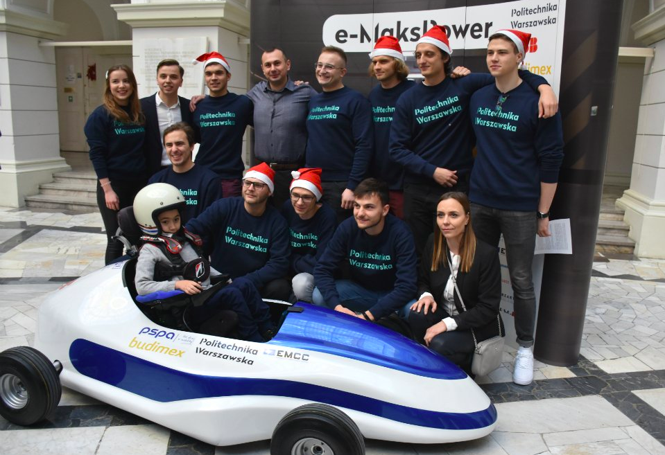Studenci Politechniki zbudowali elektryczny bolid dla chłopca z zanikiem mięśni