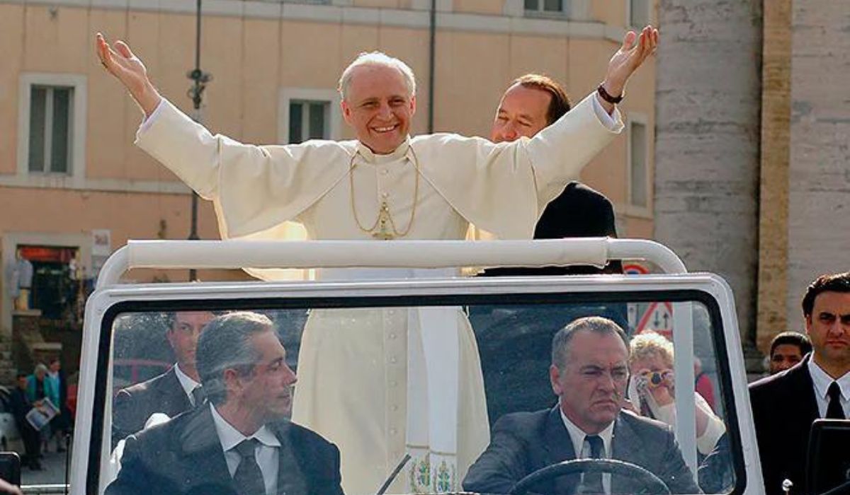 TVN po aferze z dokumentem o papieżu pokaże w święta dla równowagi filmy z Adamczykiem