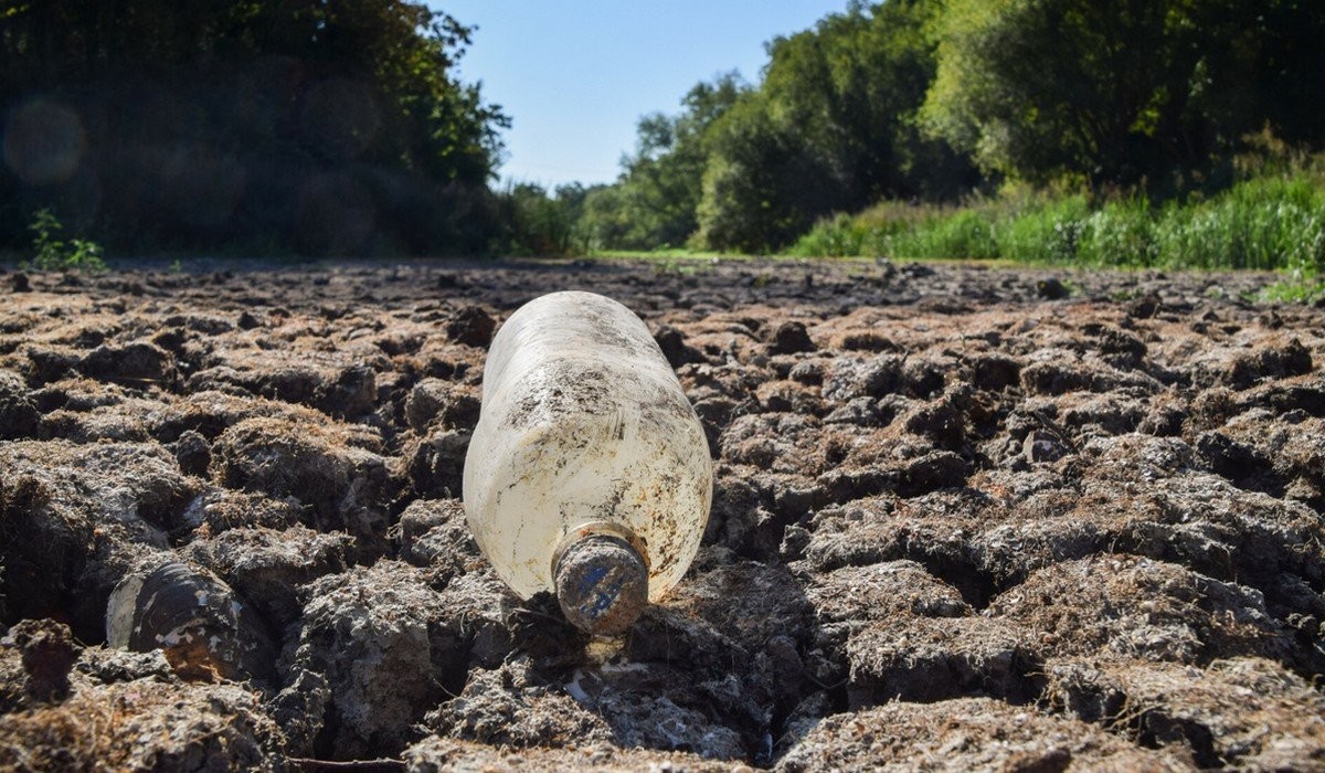 Prognoza: przez zmiany klimatu będzie przybywać błyskawicznych susz i powodzi