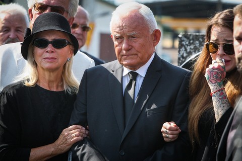 Miller pozywa "Fakt" i redaktora naczelnego Roberta Felusia