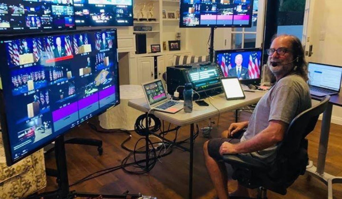 Kadr dnia: konwencję Demokratów ogarnął medialnie ten gość z własnego salonu