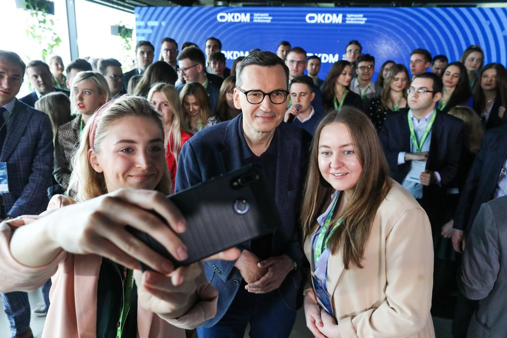 Premier na spotkaniu z młodymi: Norwegia powinna podzielić się swoim bogactwem, którego dorabia się na ropie i gazie