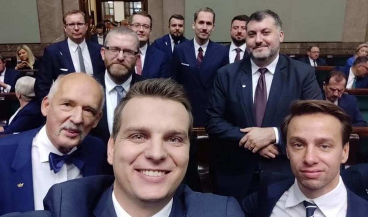 Posłowie Konfederacji zaszczepili się, albo i nie. "To intymne pytanie"