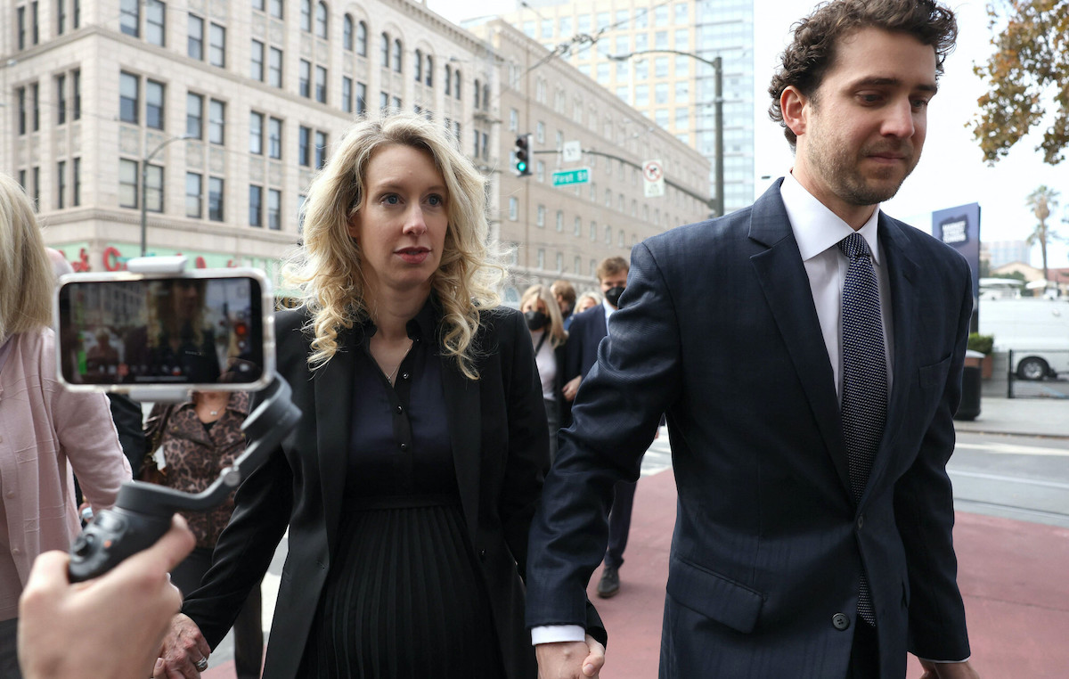 Elizabeth Holmes poza odsiadką musi oddać 452 mln dolarów, taki miała rozmach