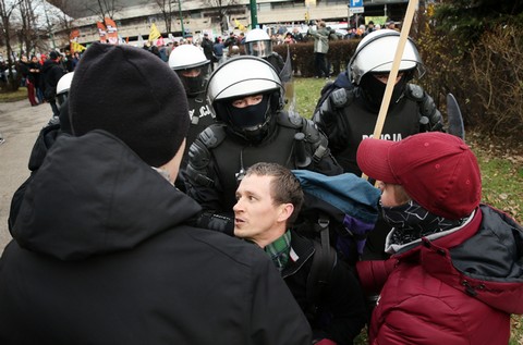 "Tysiące policjantów i setki tajniaków obstawiało Marsz dla Klimatu"