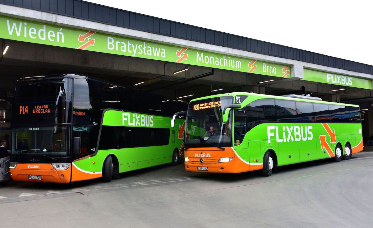 FlixBus tłumaczy się z zostawienia starszej pani pośrodku niczego, że takie są zasady i już