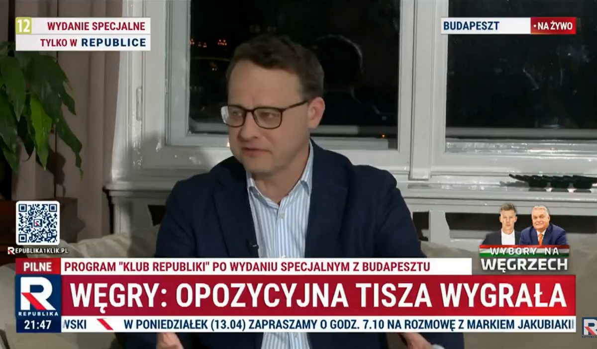 Nerwowo uśmiechnięty Romanowski żartuje sobie, że nie poda nikomu swojego nowego adresu