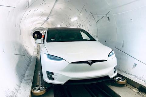 Elon Musk otworzył pierwszy podziemny tunel transportowy pod Los Angeles