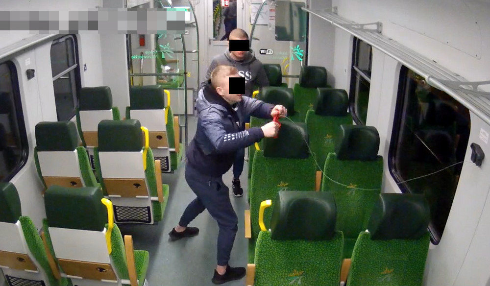 Dwóch wandali pokazało, jak szybko narobić szkód na ponad 6000 zł