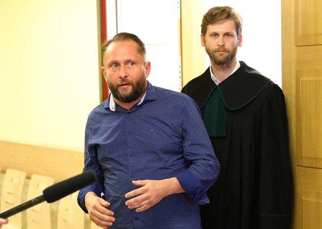 SE: widziano, jak Durczok kupił "małpkę" na chwilę przed wypadkiem