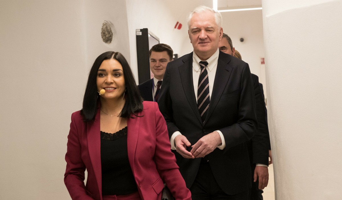 Jarosław Gowin zrezygnował z bycia prezesem Porozumienia Gowina, bo uważa, że jego wizerunek trochę ciąży