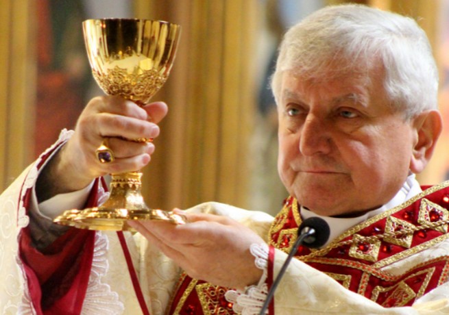 Biskup Janiak w stanie kompletnie durczokowym trafił do szpitala